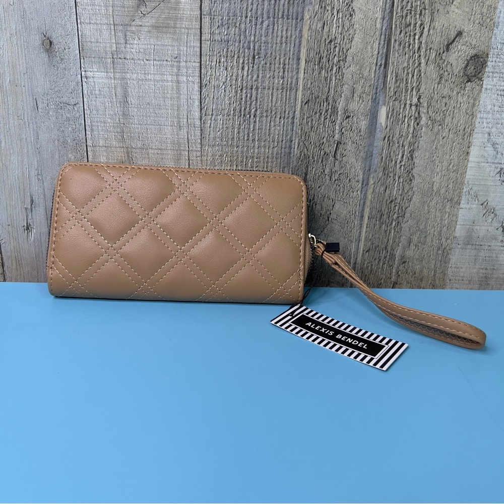 Alexis Bendel Tan Quilted Zippered Wallet W/Inside Zip Compartment & Card Slots